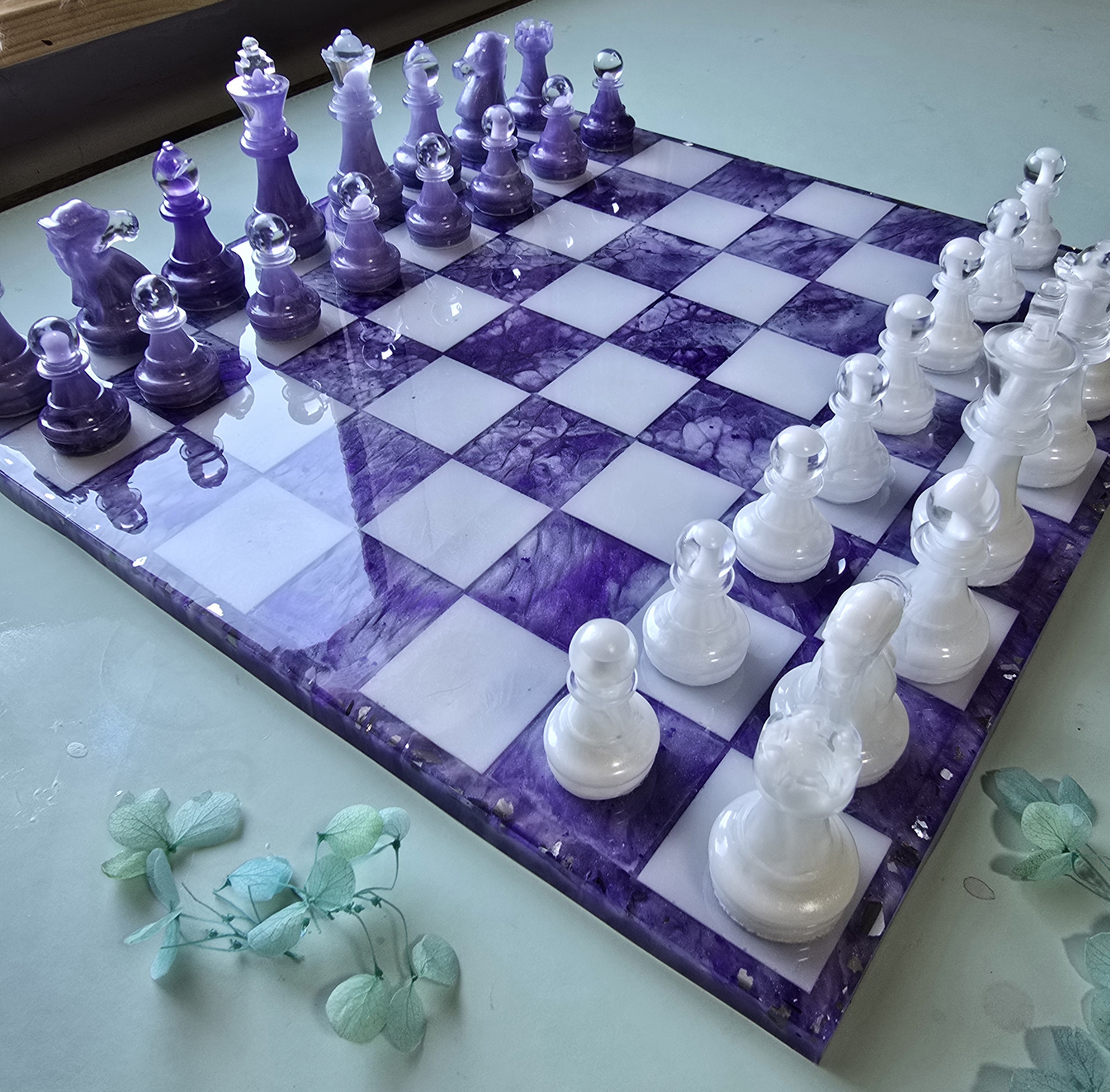 Handcrafted resin chessboard (purple)